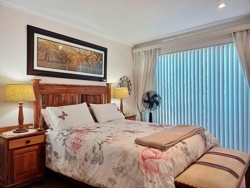 5 Bedroom Property for Sale in Outeniqua Strand Western Cape